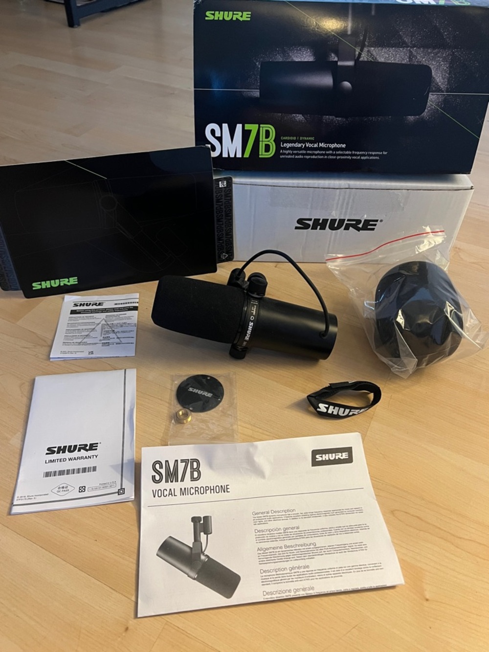 Shure SM7B Professional Vocal Microphone Kit - Black - New with original box